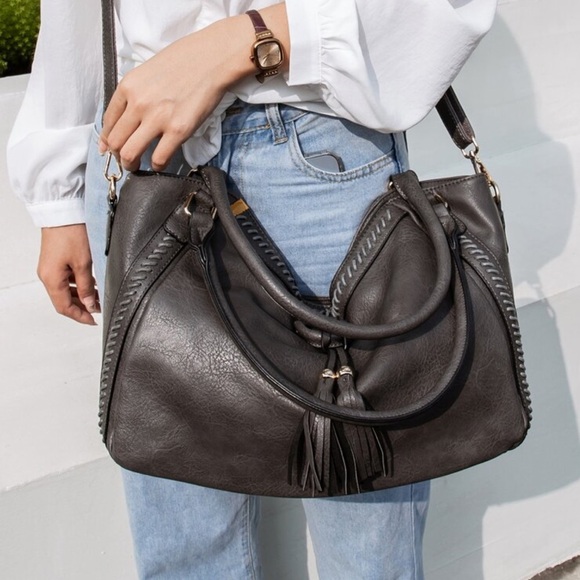 #83 CLOSEOUT Firm ❤️NEW! Hamptons Cognac Soft Vegan Leather‎ Bag - Picture 1 of 6